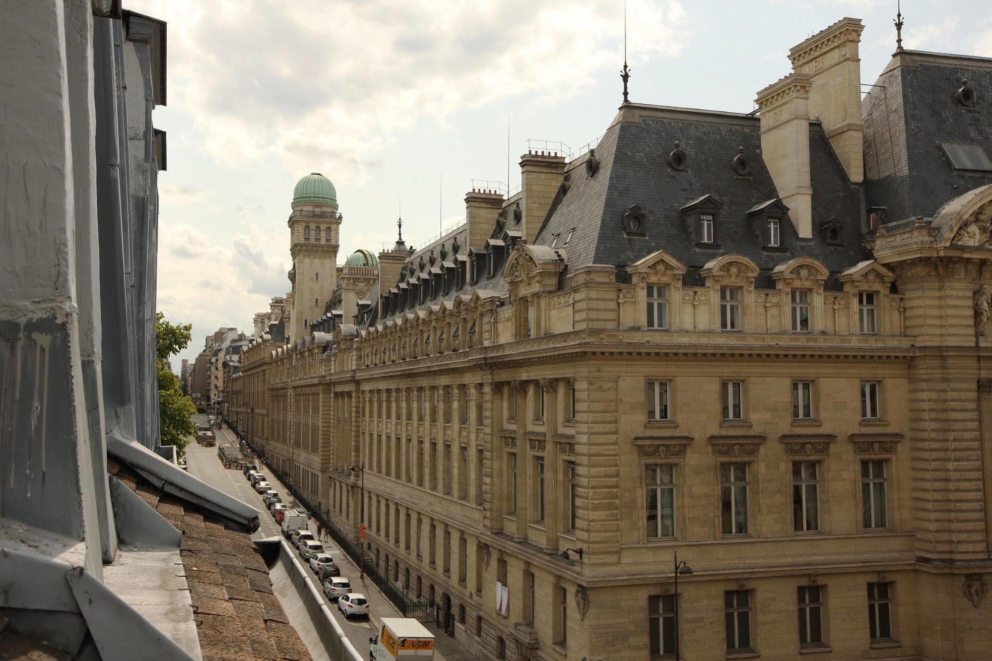 Korner Sorbonne 2*